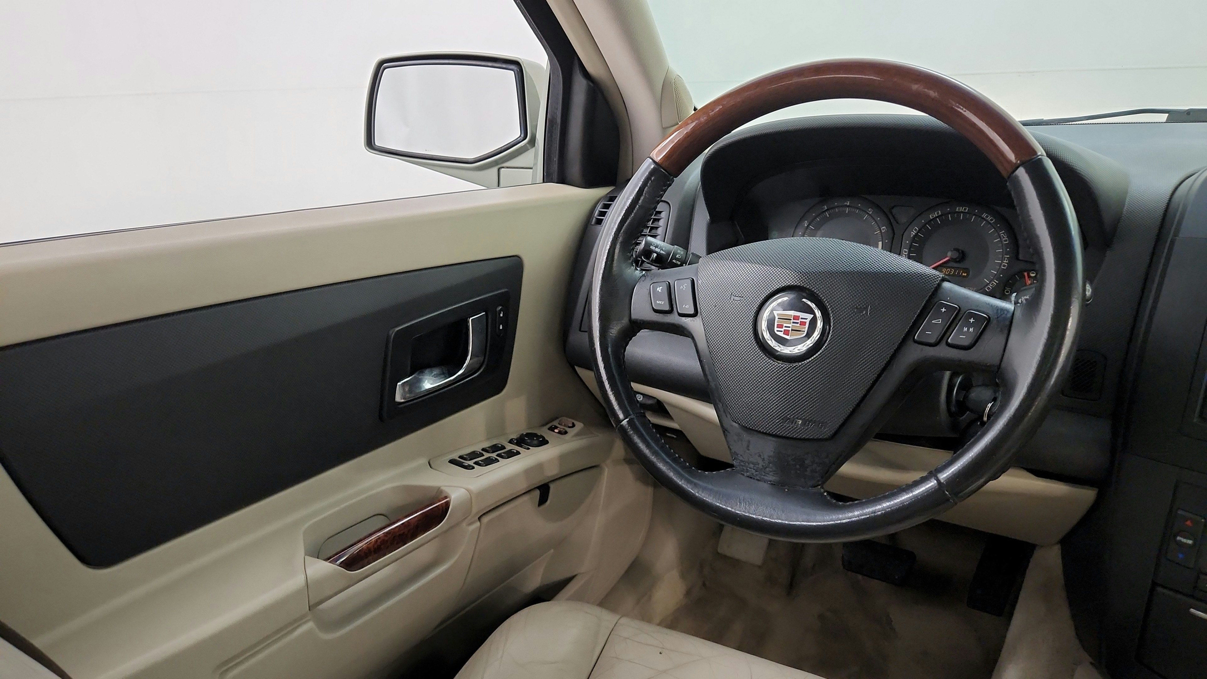 Used 2004 Cadillac SRX w/ Preferred Equipment Group AWD/4WD image 21