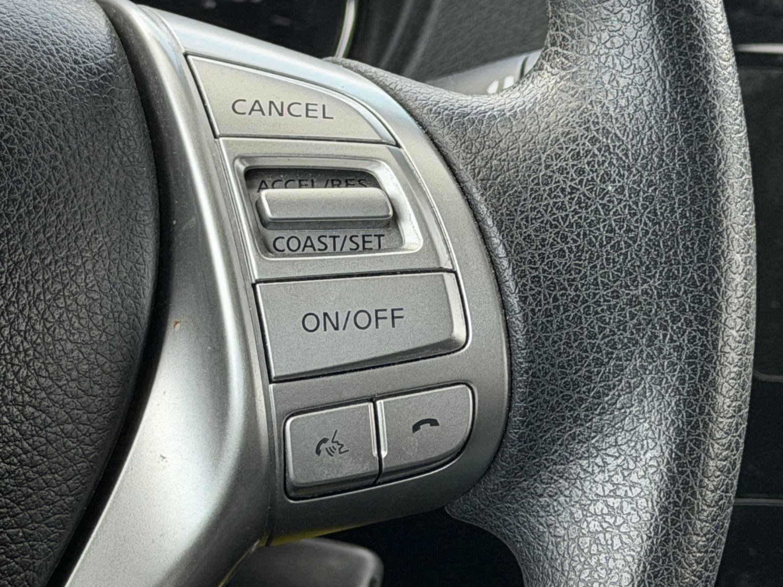 Used 2014 Nissan Rogue S image 22