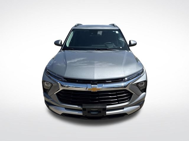 Used 2025 Chevrolet TrailBlazer LT FWD image 2