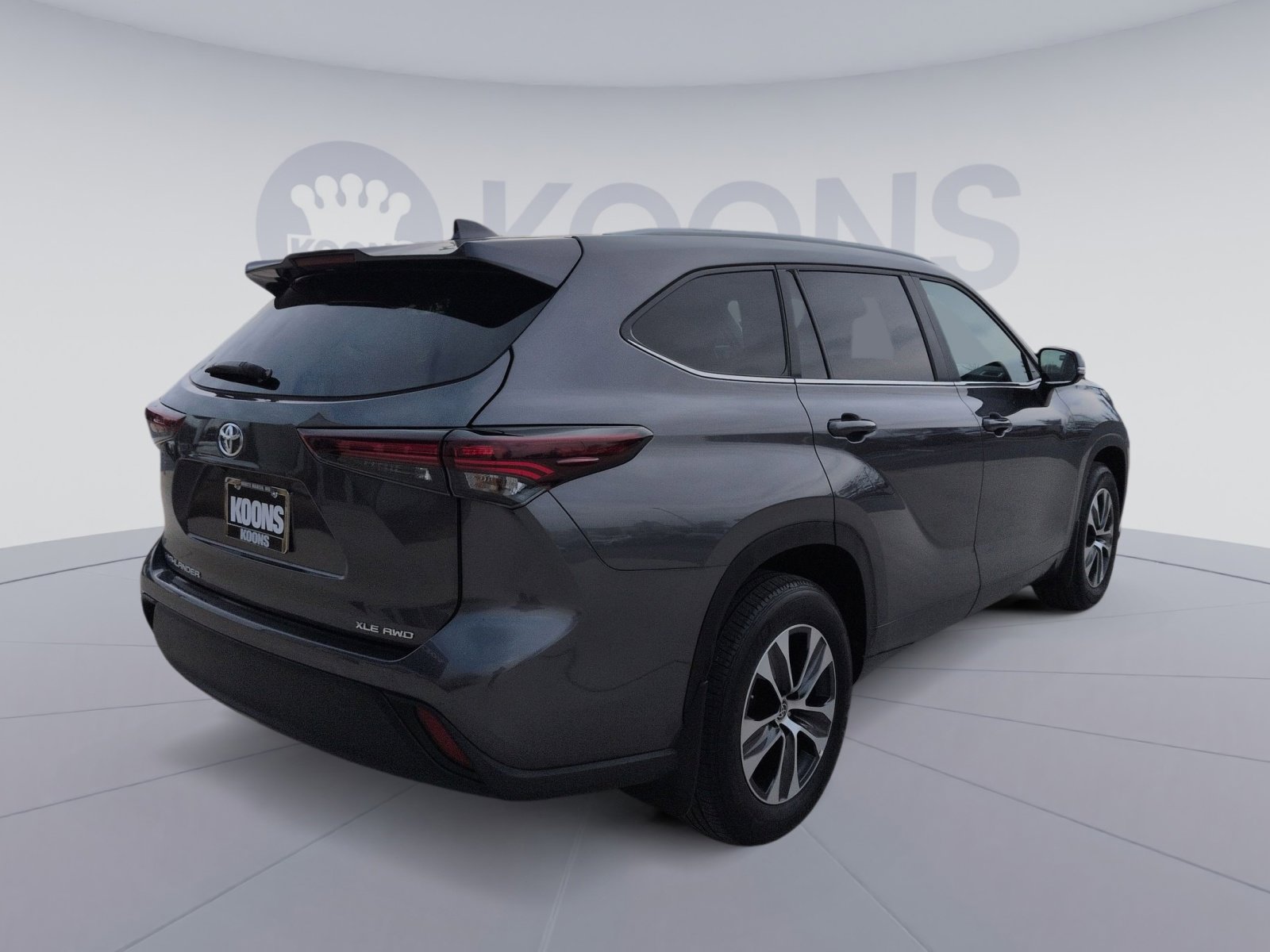 Used 2024 Toyota Highlander LE image 7