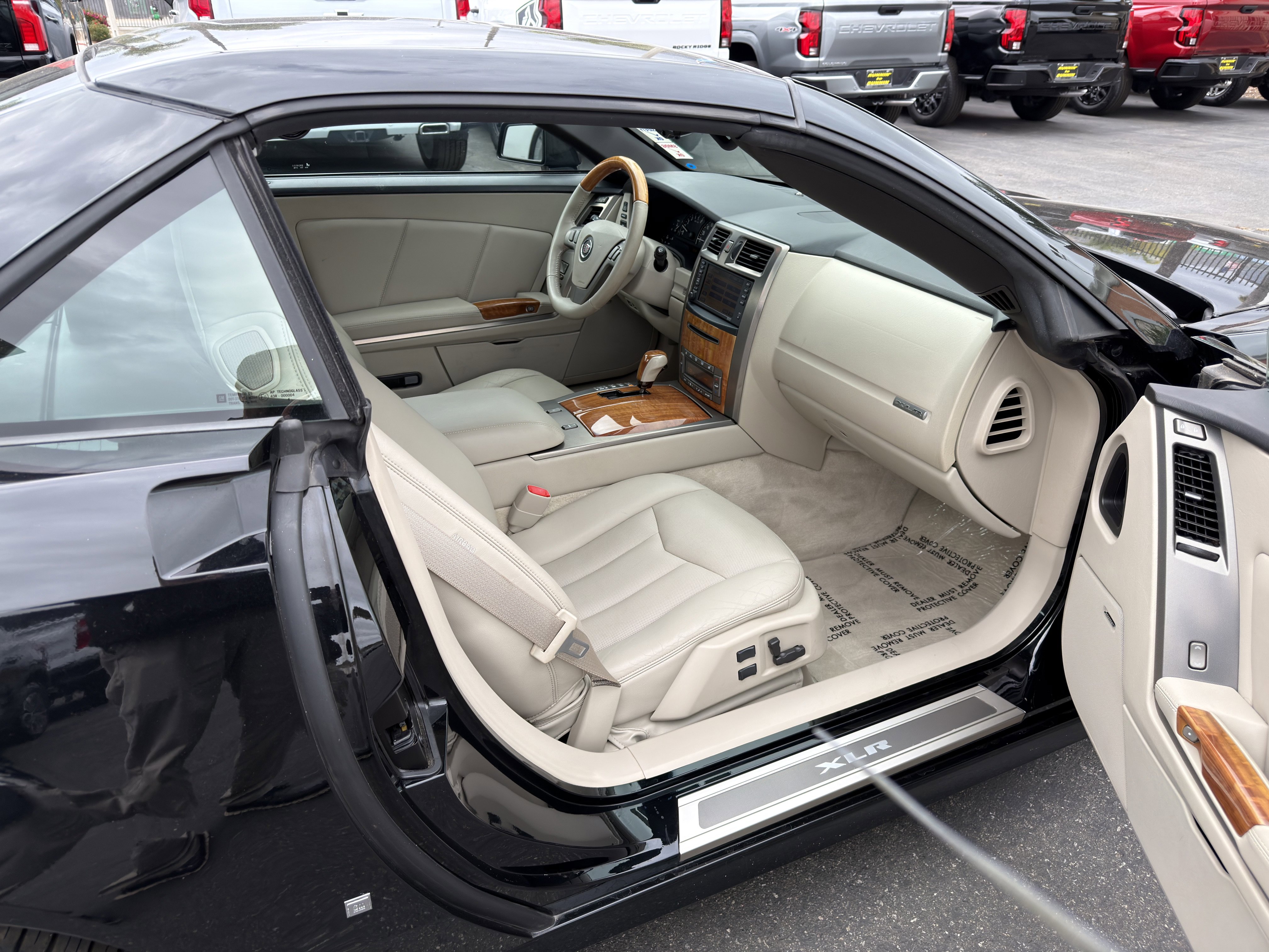 Used 2006 Cadillac XLR RWD image 21