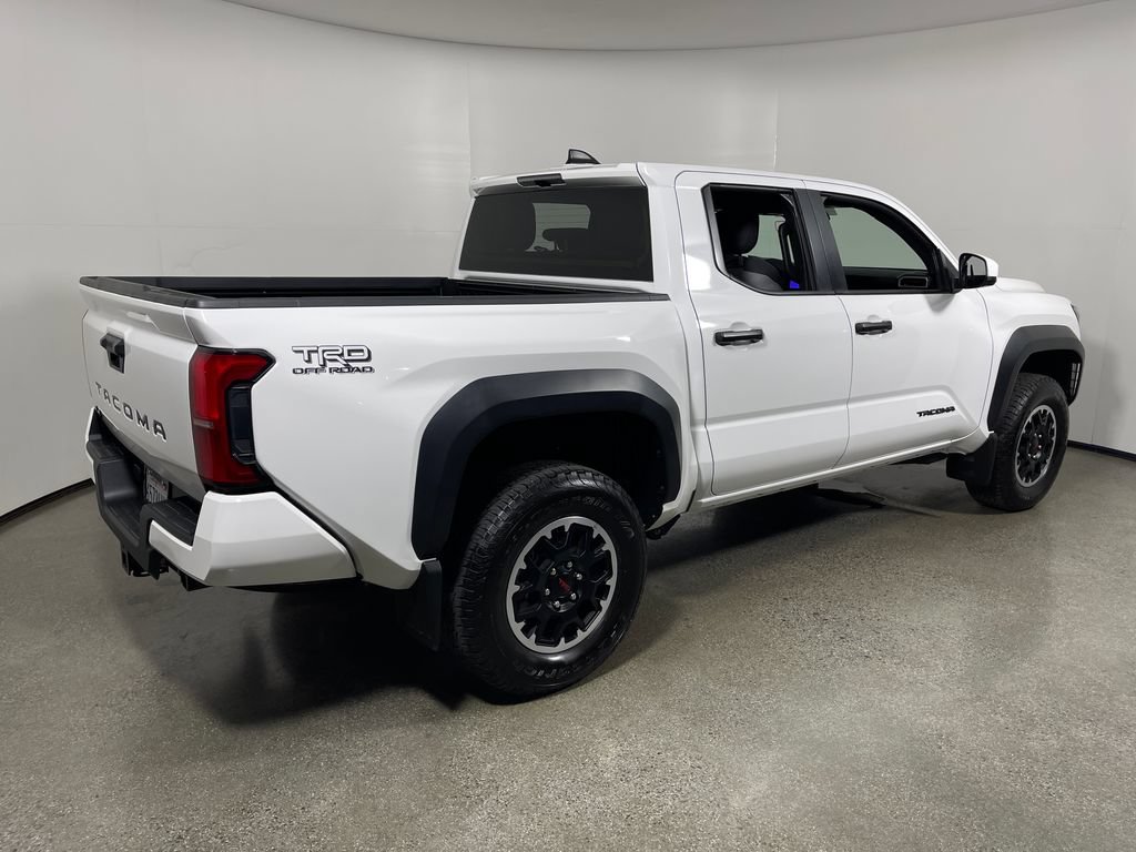 Certified 2025 Toyota Tacoma TRD Off-Road AWD/4WD image 3