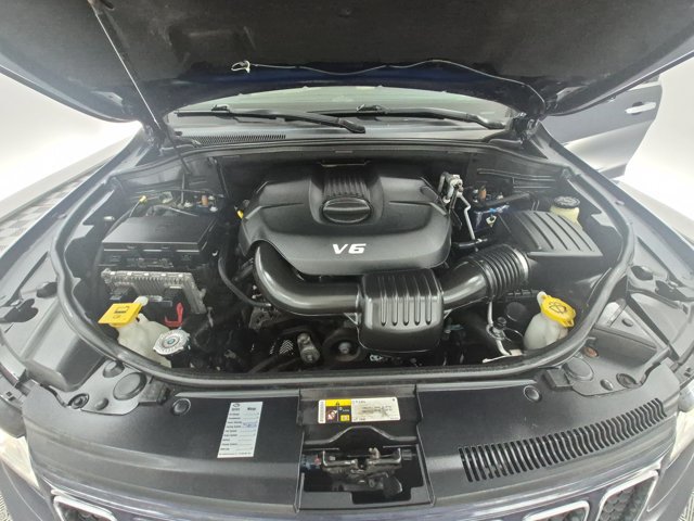 Used 2014 Jeep Grand Cherokee Overland w/ Advanced Technology Group AWD/4WD image 27