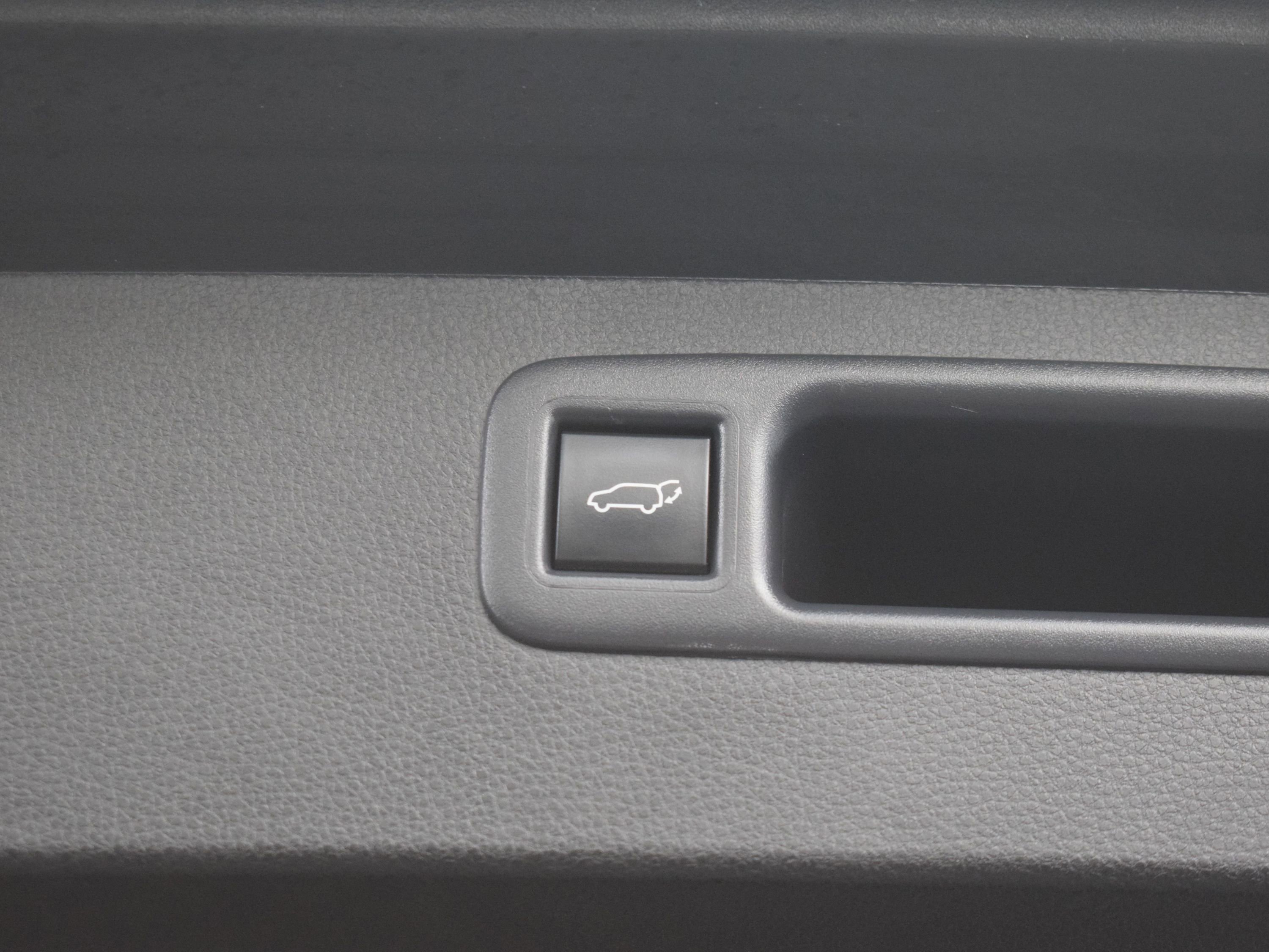 Used 2024 Toyota Highlander LE image 13