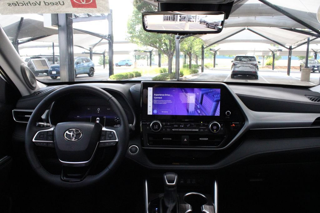 Certified 2026 Toyota Highlander Platinum AWD/4WD image 27