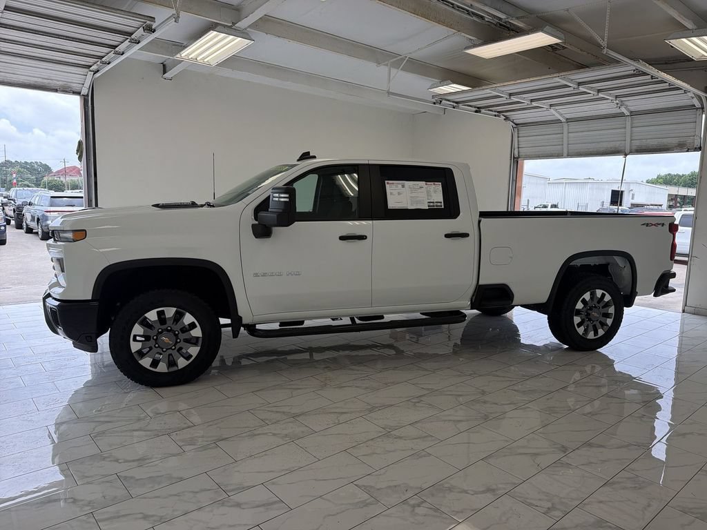 Used 2025 Chevrolet Silverado 2500 Custom w/ Custom Value Package AWD/4WD image 5