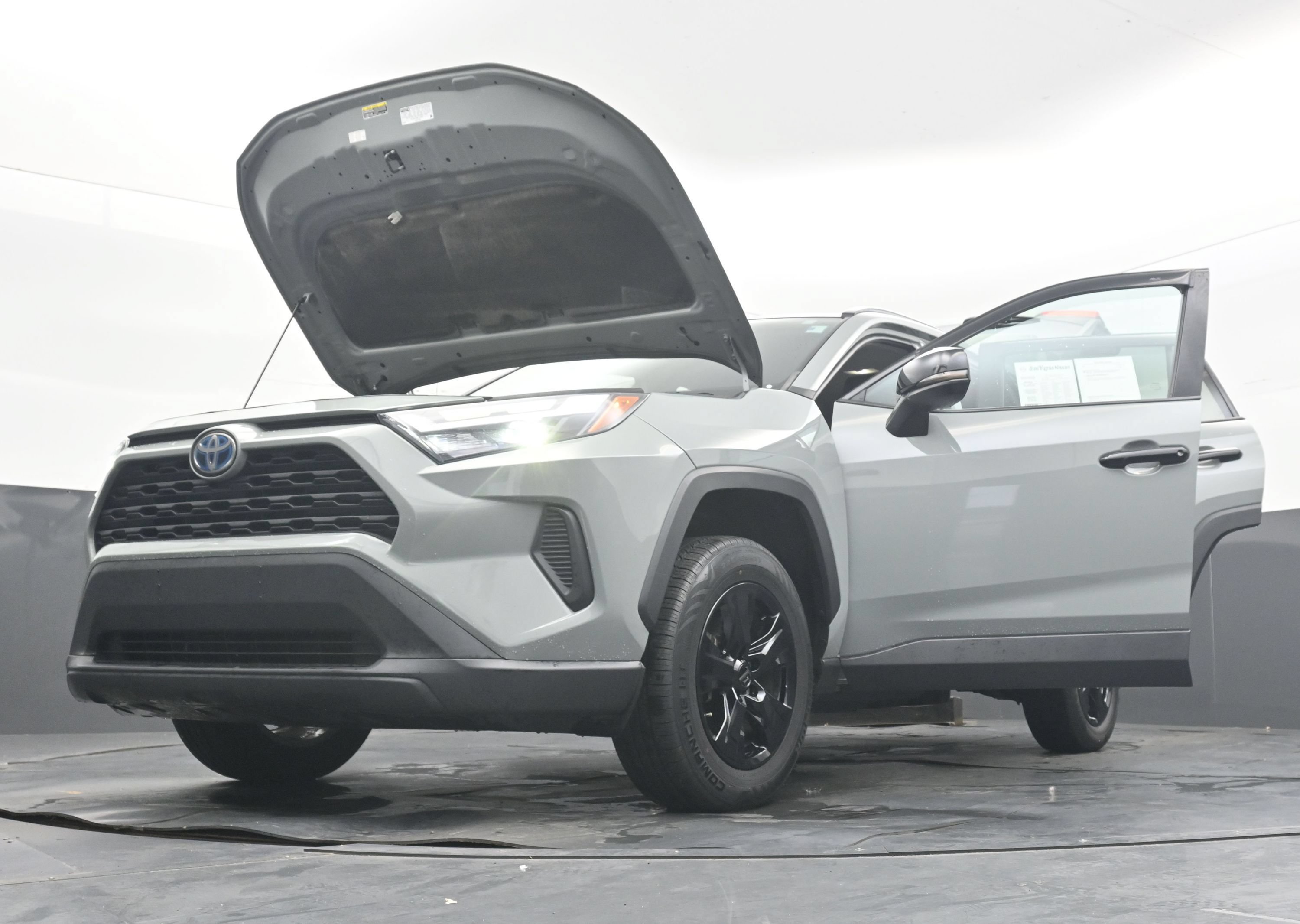 Used 2022 Toyota RAV4 XLE AWD/4WD image 41