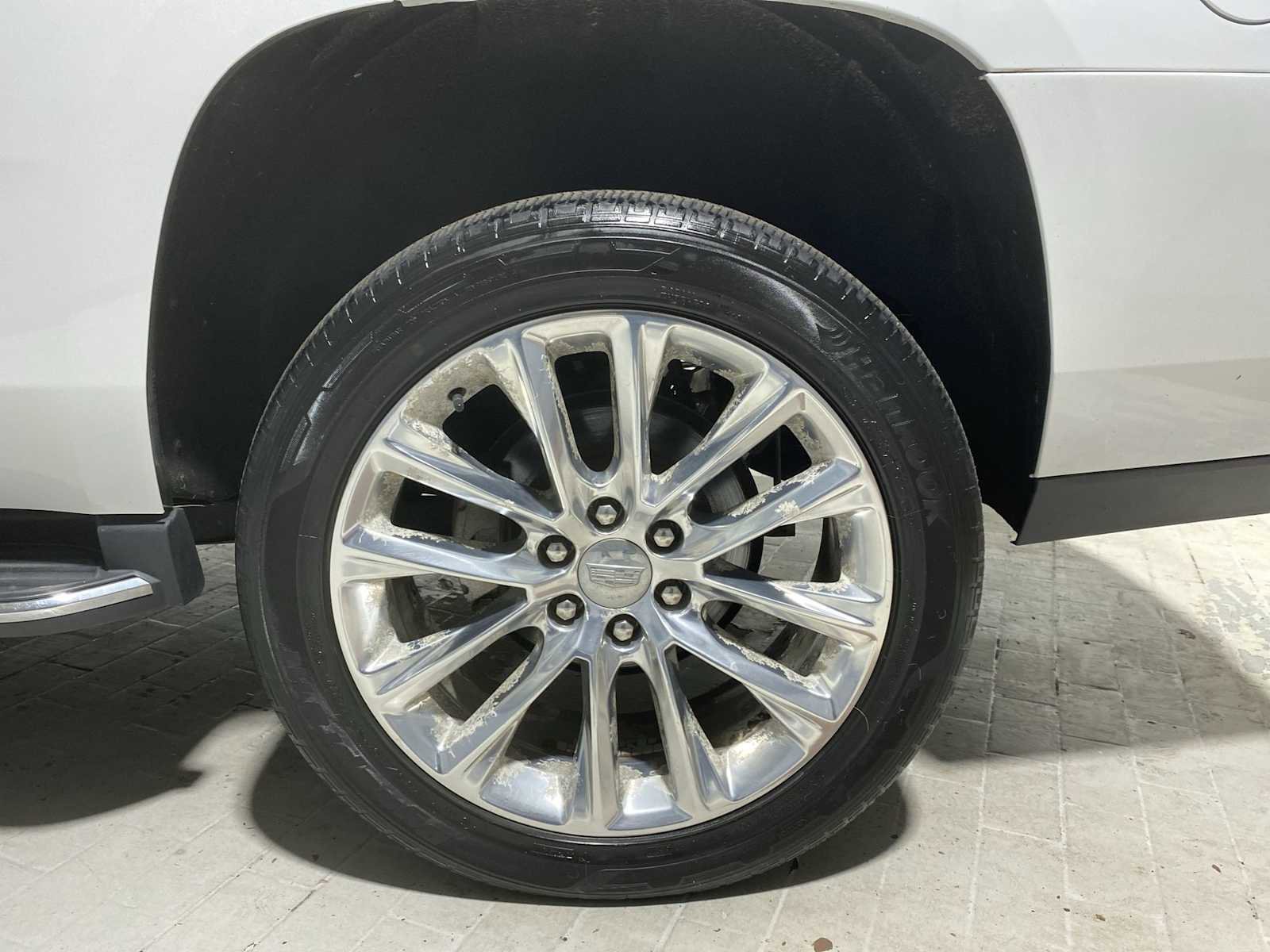 Used 2020 Cadillac Escalade Luxury AWD/4WD image 8