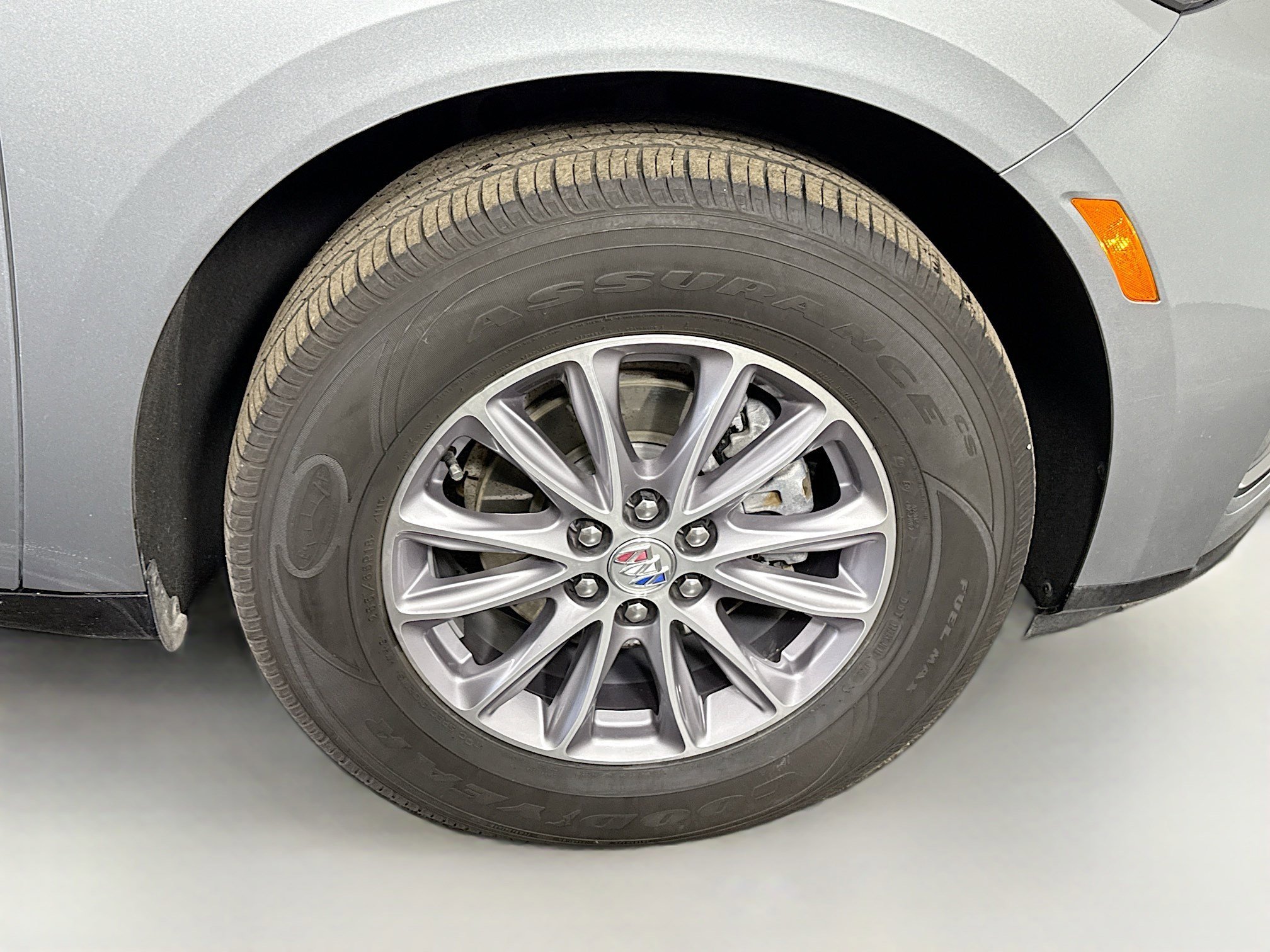 Used 2024 Buick Enclave Essence FWD image 32