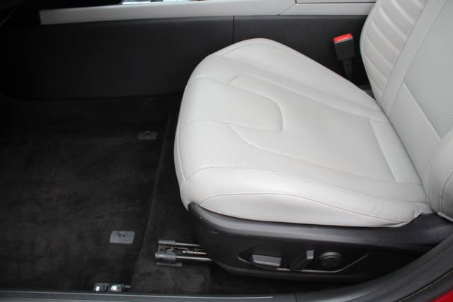 Used 2024 Hyundai Elantra Limited FWD image 32