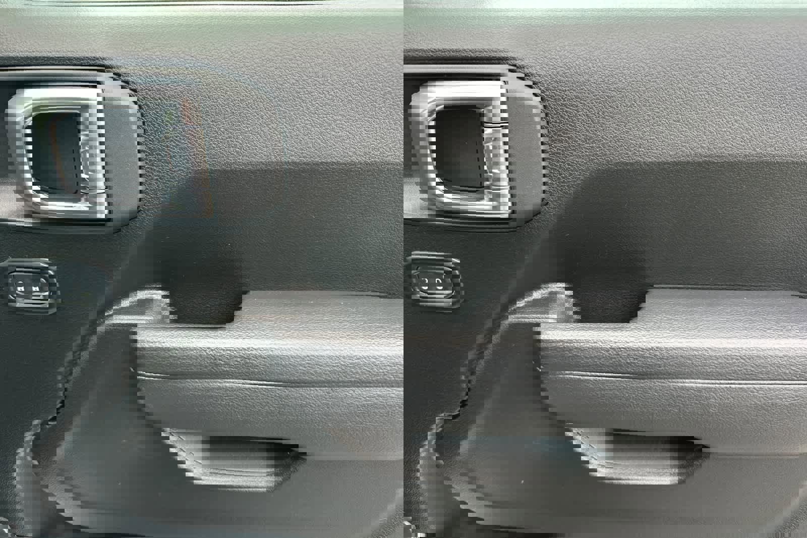 Used 2023 Jeep Wrangler Unlimited Rubicon 4xe w/ Steel Bumper Group image 19