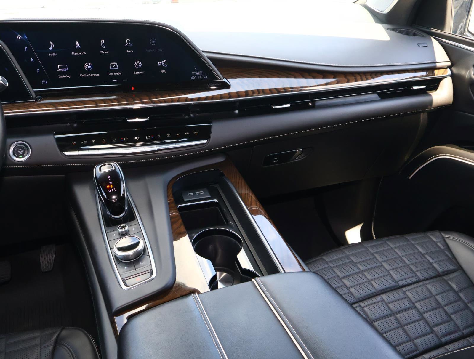 Used 2024 Cadillac Escalade ESV Premium Luxury Platinum AWD/4WD image 18