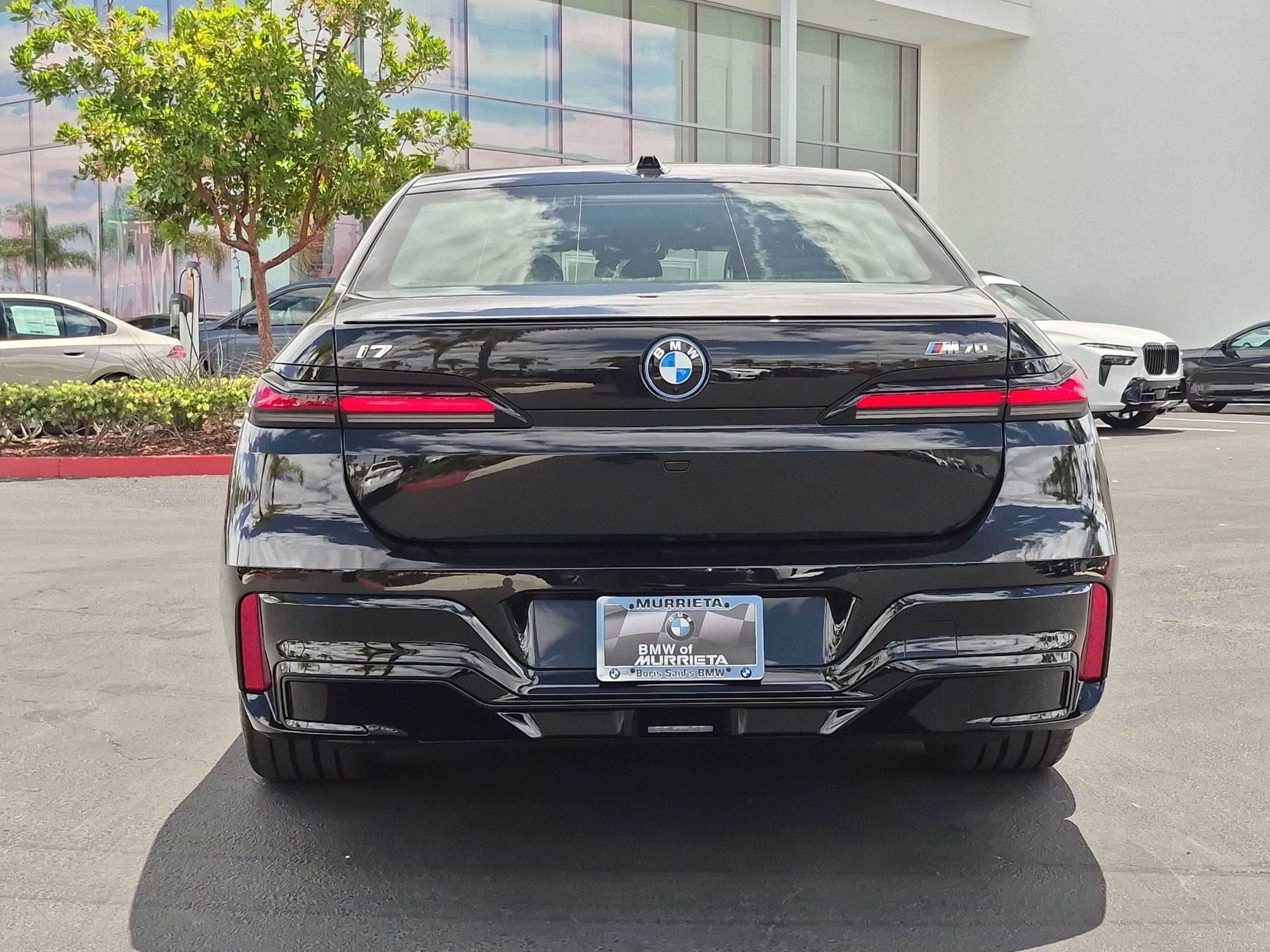 New 2026 BMW i7 M70 w/ Executive Package AWD/4WD image 9