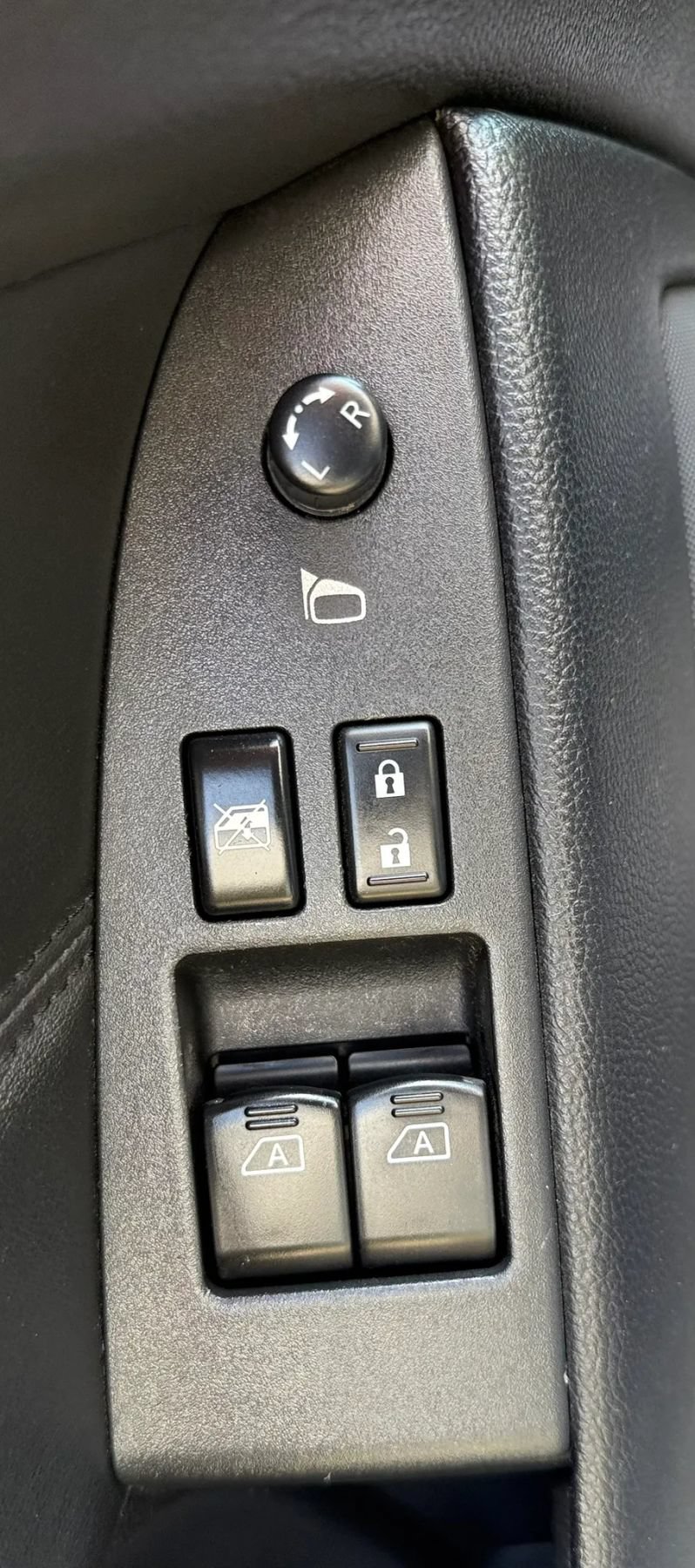 Used 2009 INFINITI G37 x Coupe w/ Premium Pkg AWD/4WD image 22