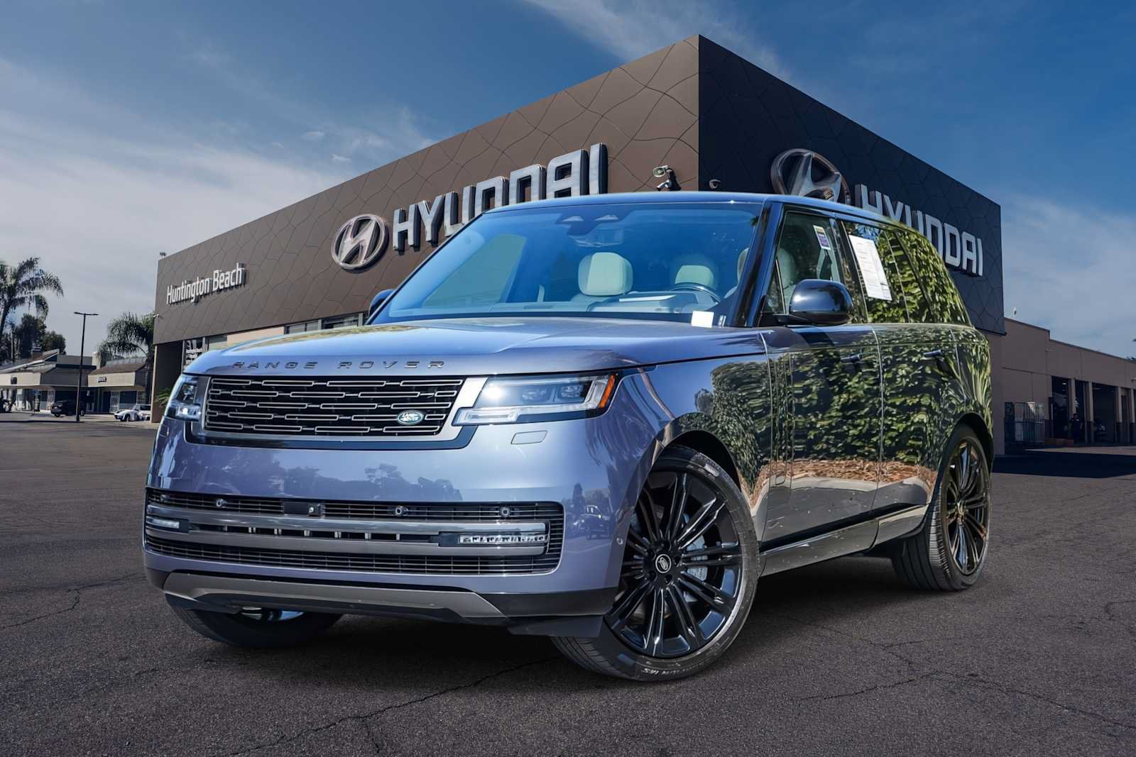 Used 2025 Land Rover Range Rover SE AWD/4WD image 1
