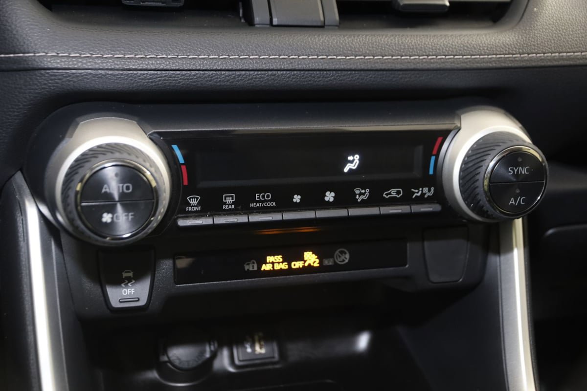 Used 2024 Toyota RAV4 XLE w/ Convenience Package AWD/4WD image 29