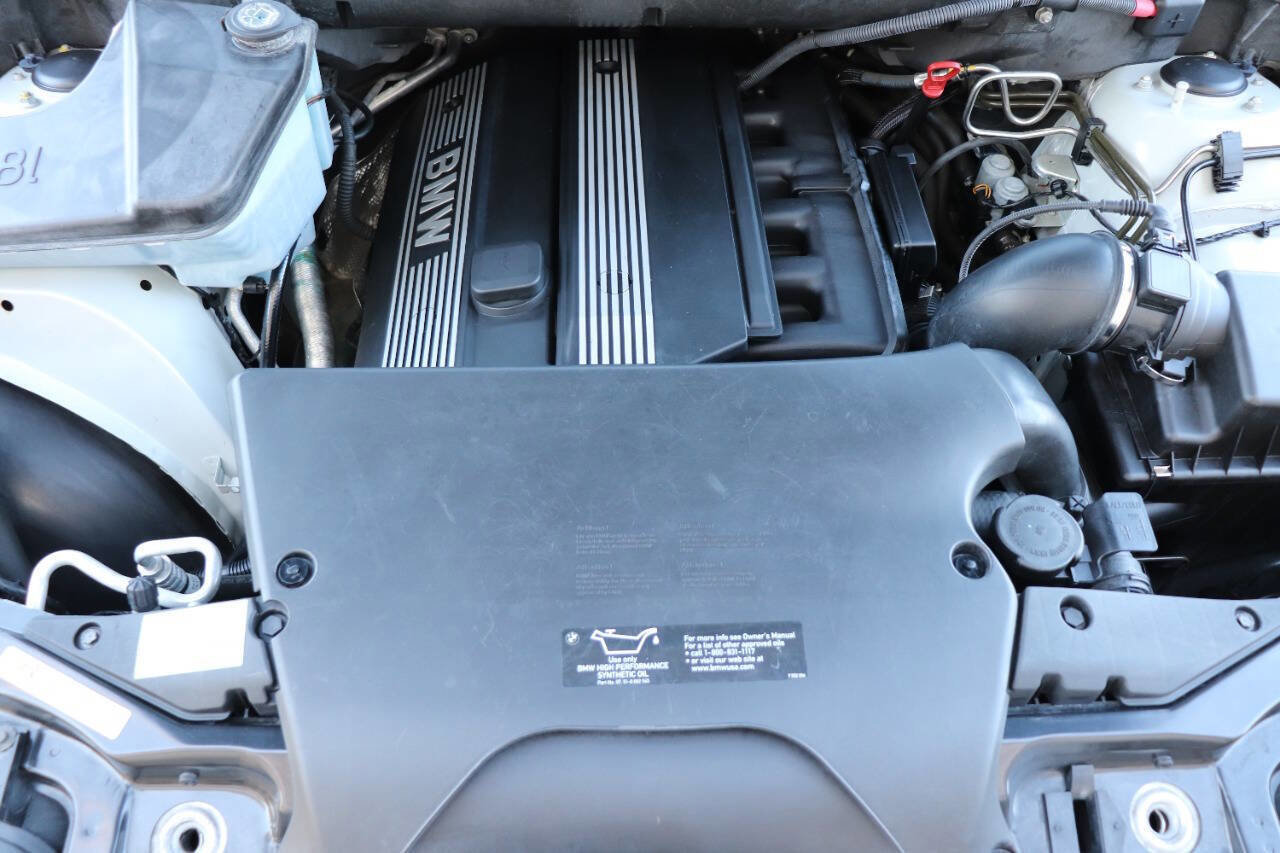 Used 2002 BMW X5 3.0i image 16