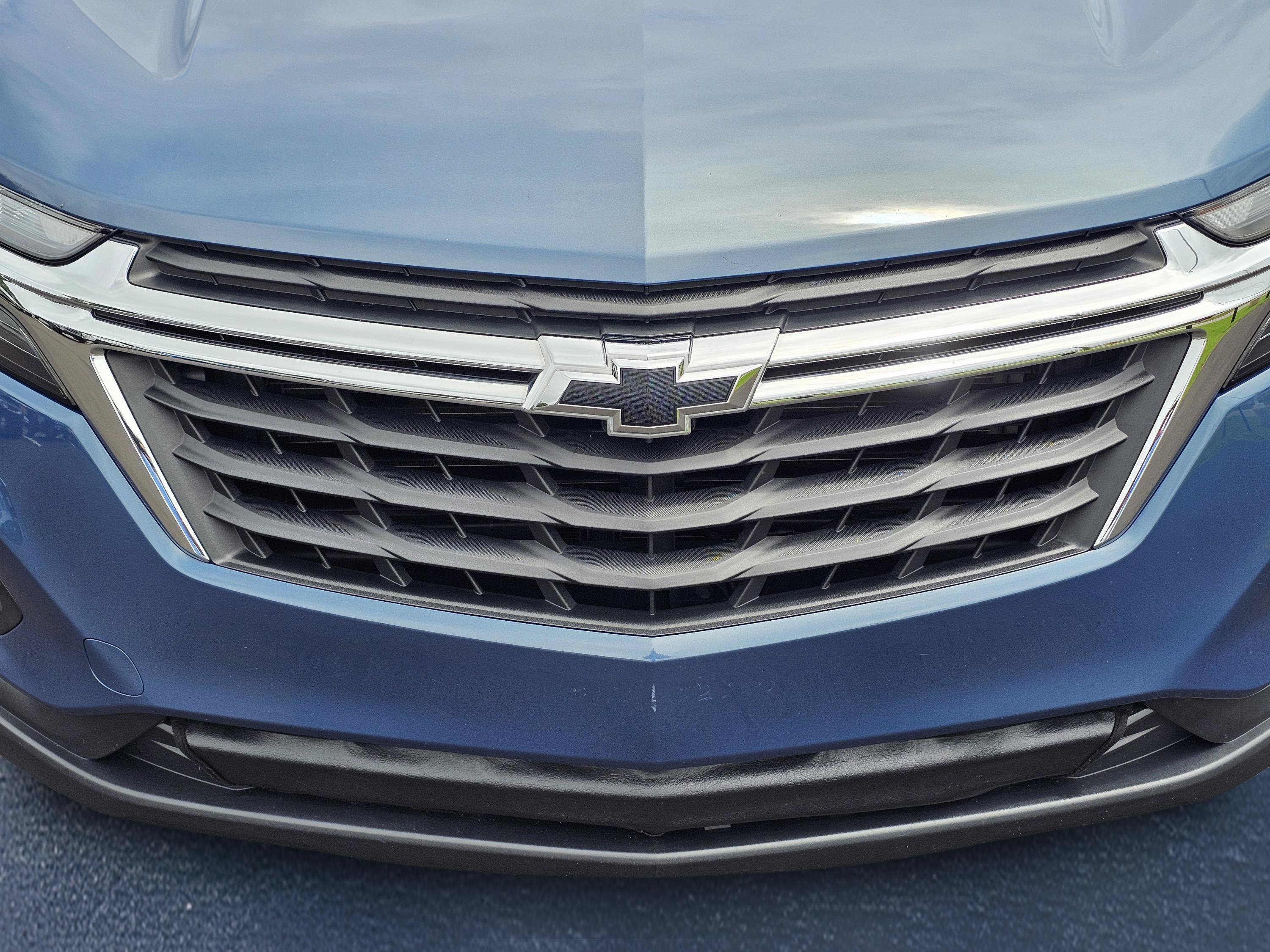 Used 2024 Chevrolet Equinox LS w/ LS Convenience Package FWD image 3