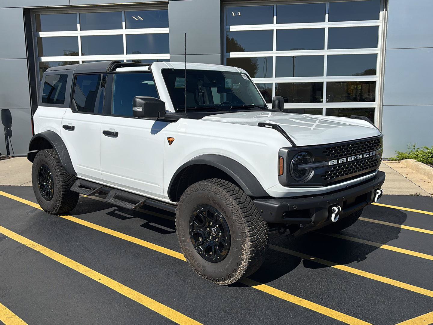 Used 2024 Ford Bronco Badlands AWD/4WD image 2
