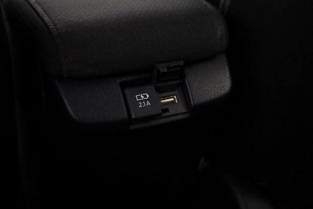 Used 2021 Toyota Prius LE image 29