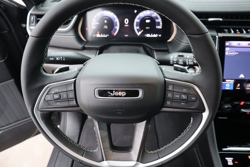 New 2025 Jeep Grand Cherokee L Limited image 3