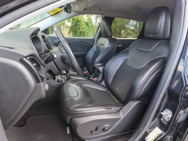 Used 2021 Jeep Cherokee Latitude Plus AWD/4WD image 24