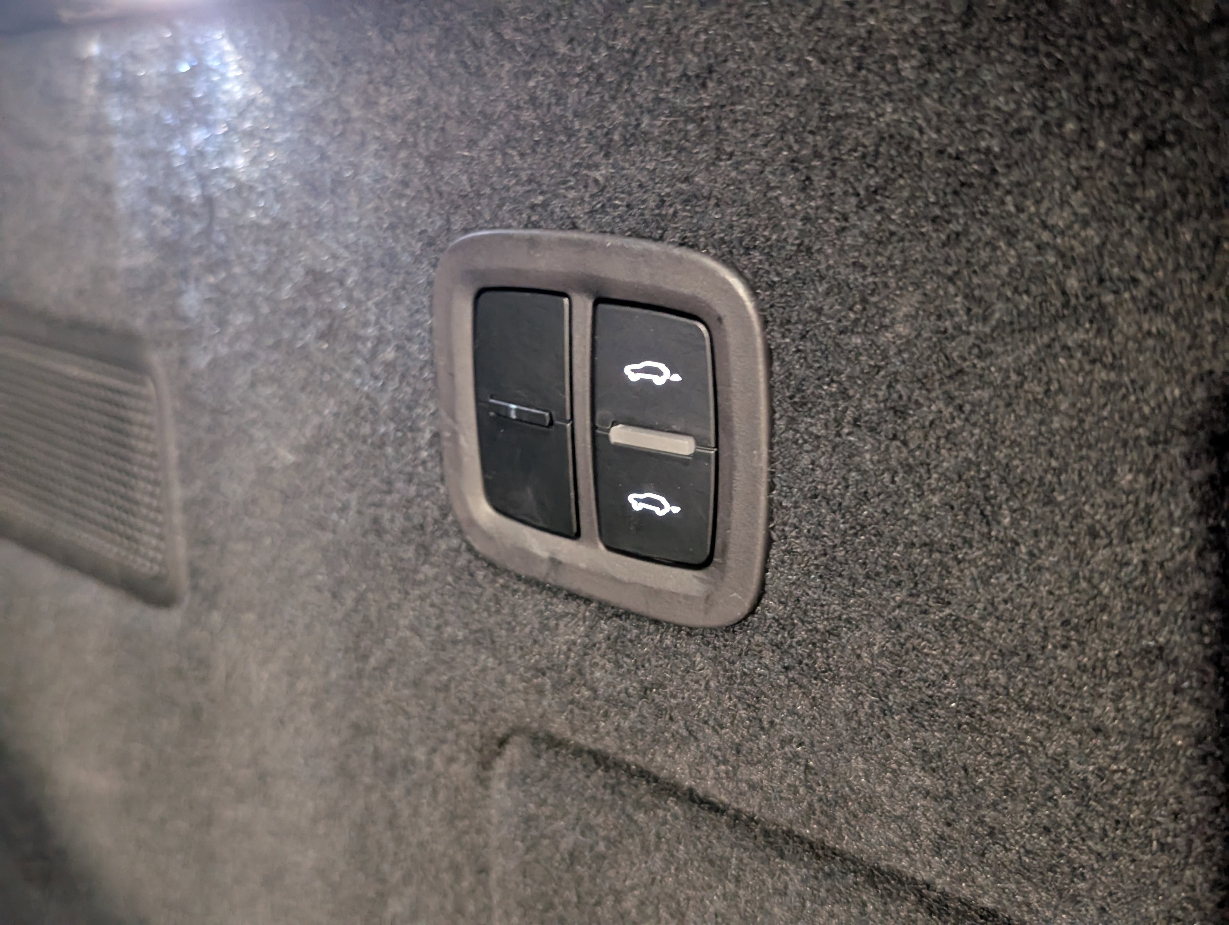 Certified 2025 Porsche Cayenne S image 25