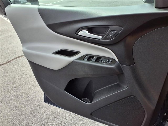Used 2022 Chevrolet Equinox LS w/ LS Convenience Package image 18