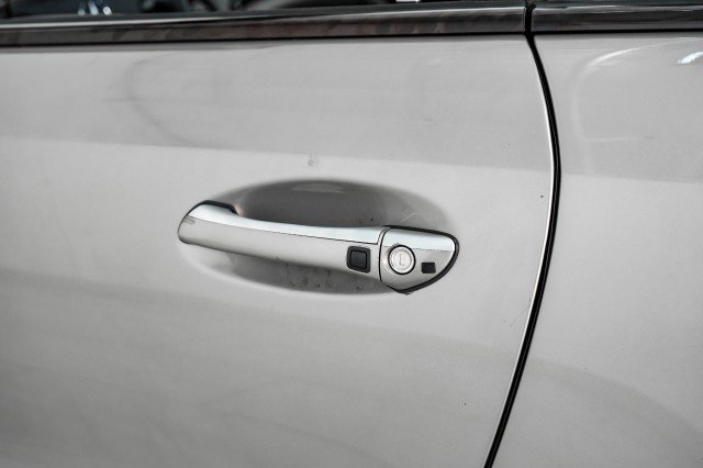 Used 2005 Mercedes-Benz SL 600 image 31