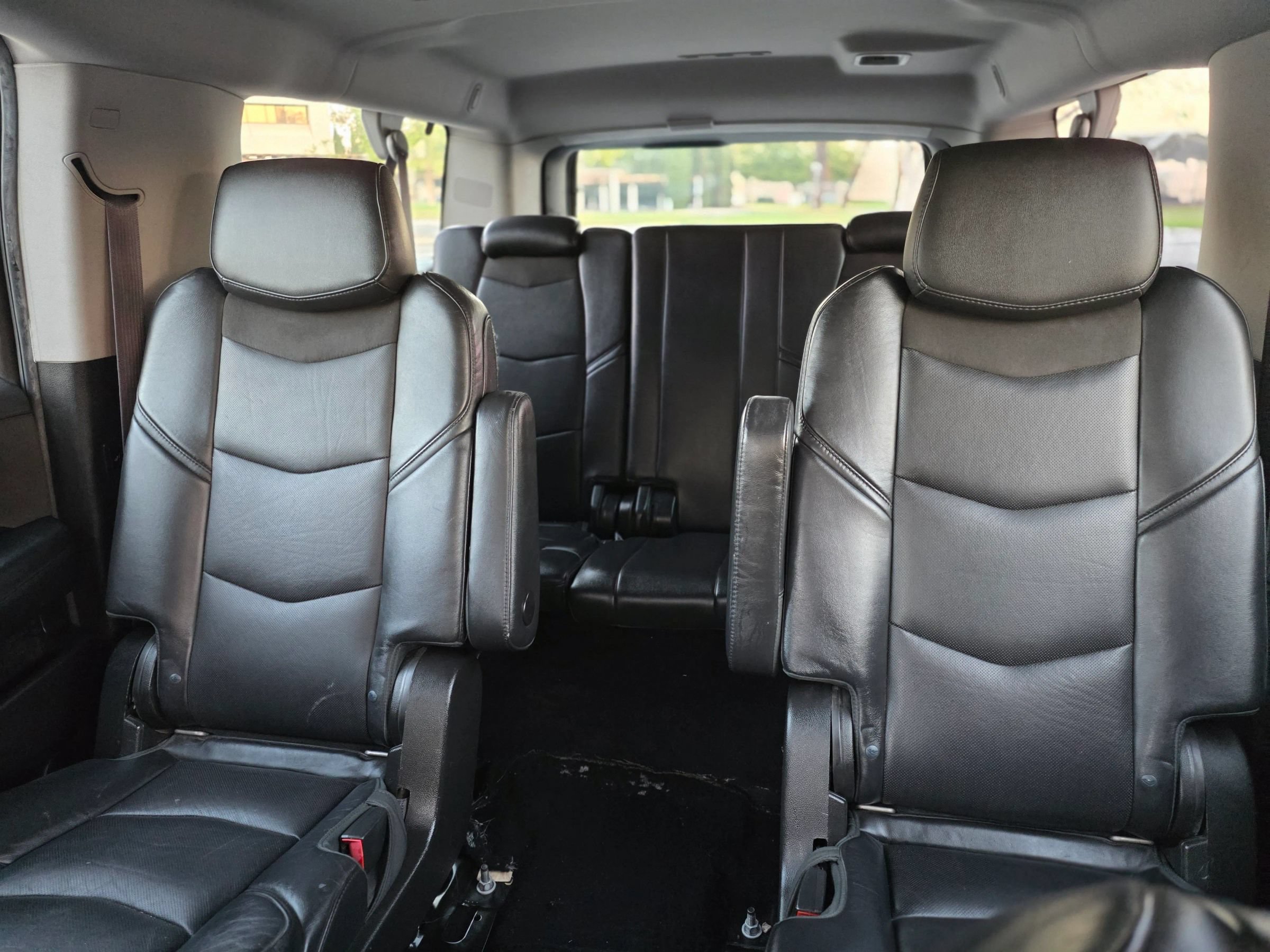 Used 2015 Cadillac Escalade ESV Luxury AWD/4WD image 14