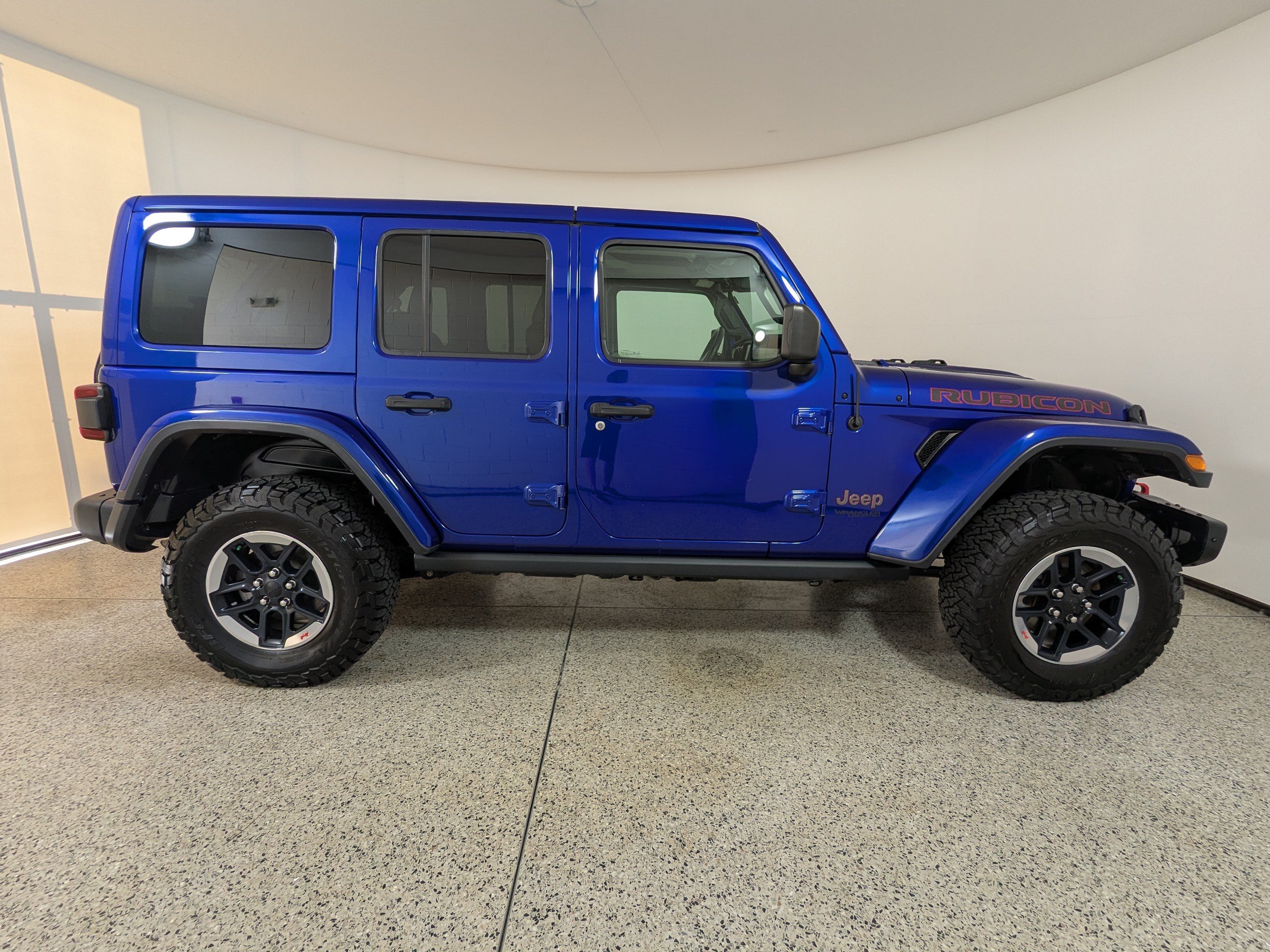Used 2019 Jeep Wrangler Unlimited Rubicon w/ Dual Top Group AWD/4WD image 4