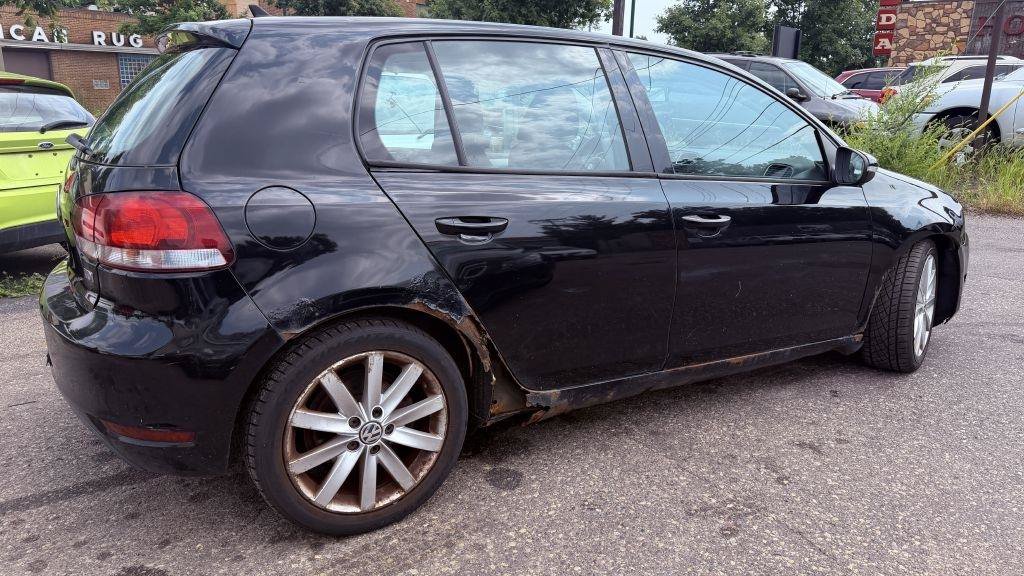 Used 2010 Volkswagen Golf TDI FWD image 4