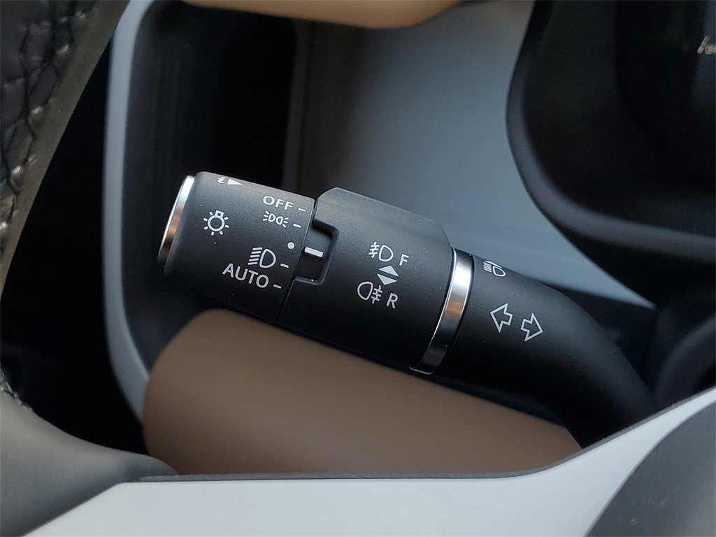 New 2026 Land Rover Defender 110 S image 16