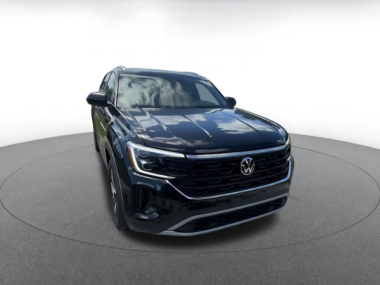 Used 2026 Volkswagen Atlas Cross Sport SE FWD image 3