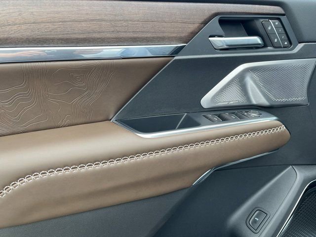 New 2026 GMC Acadia Denali Ultimate image 9