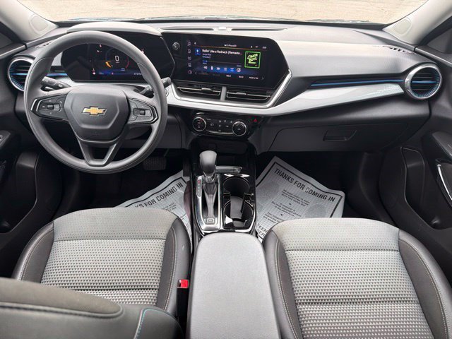 Used 2025 Chevrolet Trax LT FWD image 25