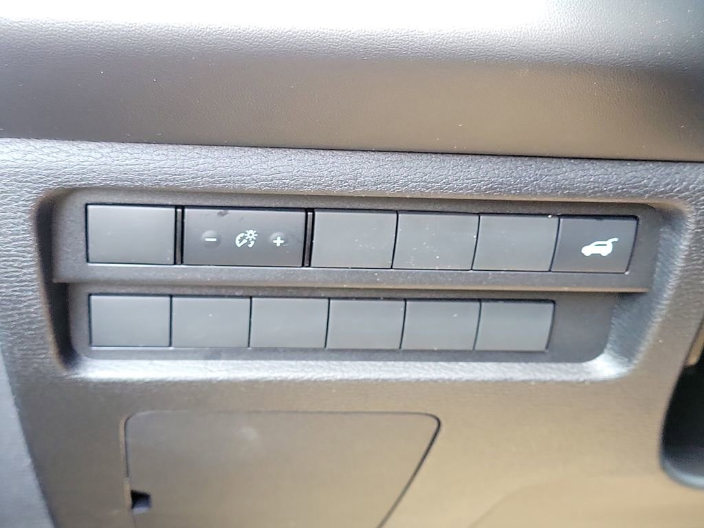 New 2025 Mitsubishi Outlander SE image 24