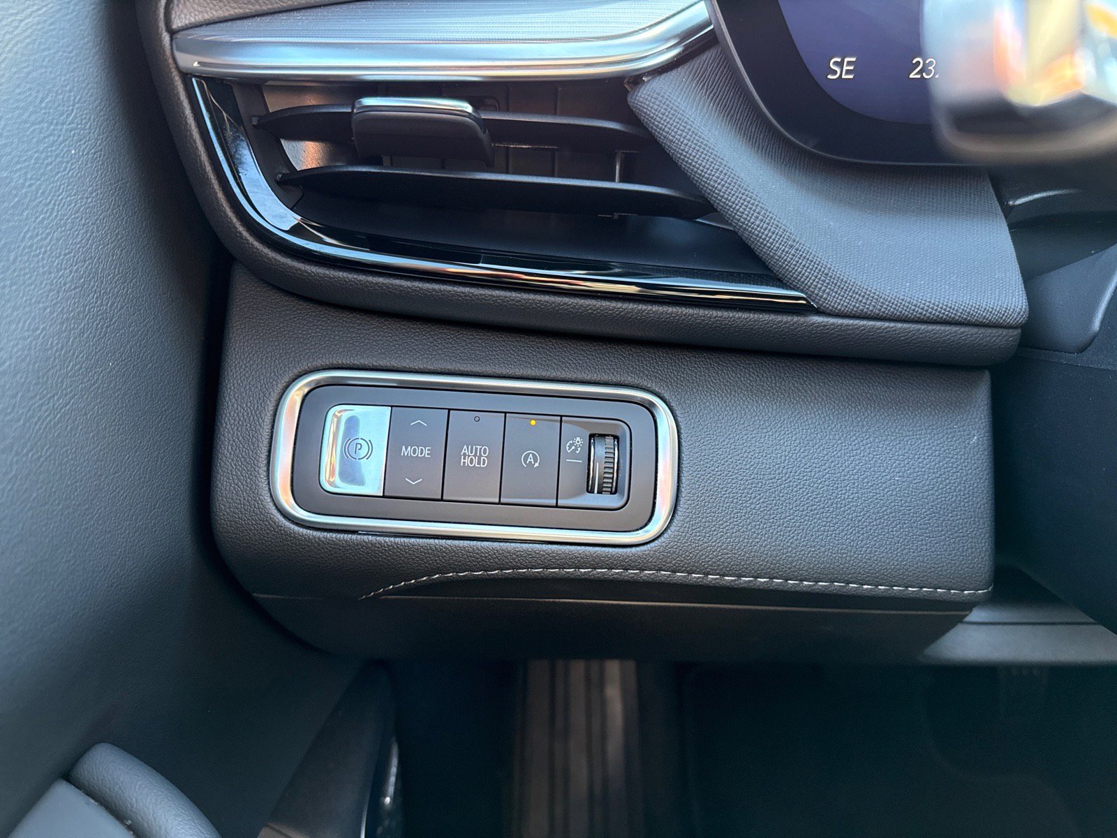 Used 2025 Buick Enclave Preferred image 26