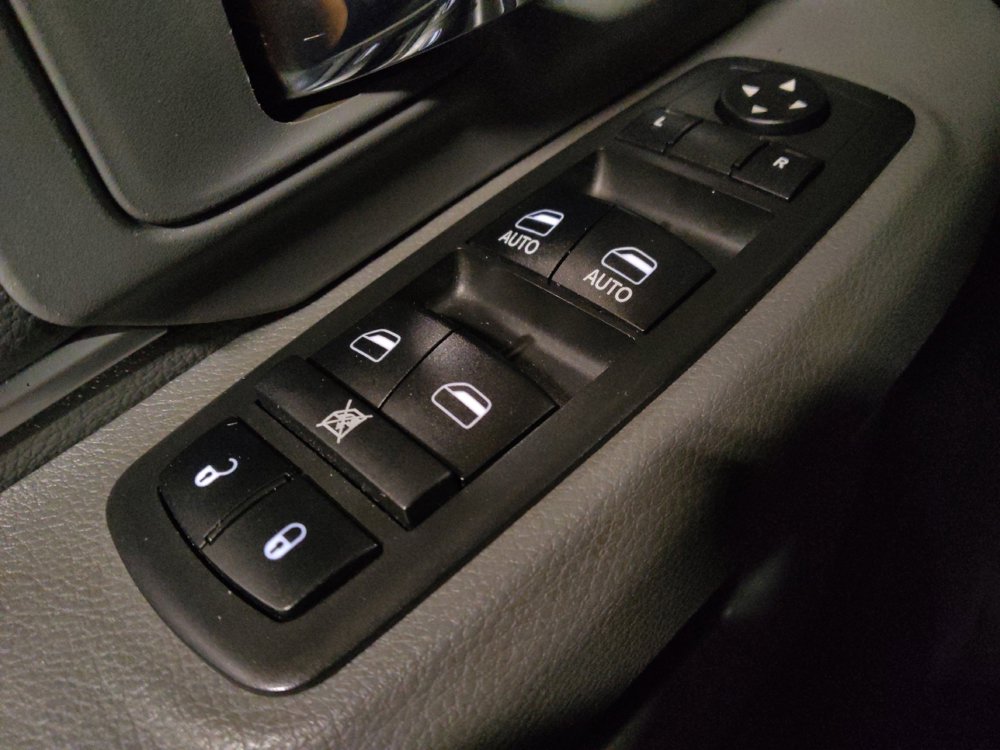 Used 2018 RAM 2500 SLT image 27