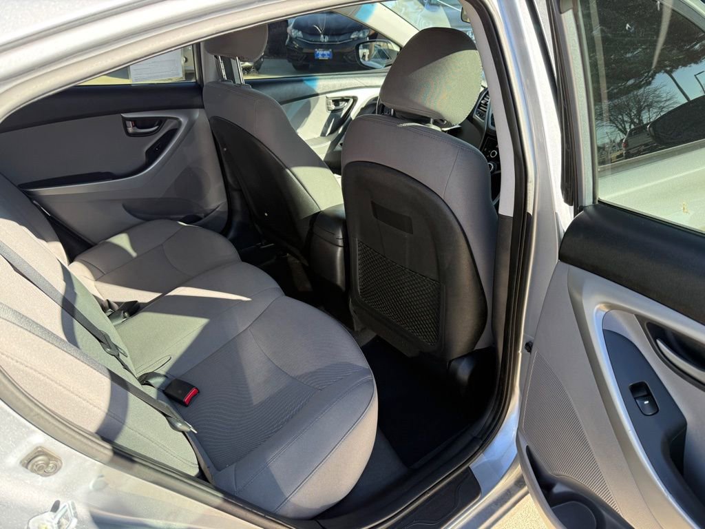Used 2016 Hyundai Elantra SE image 17