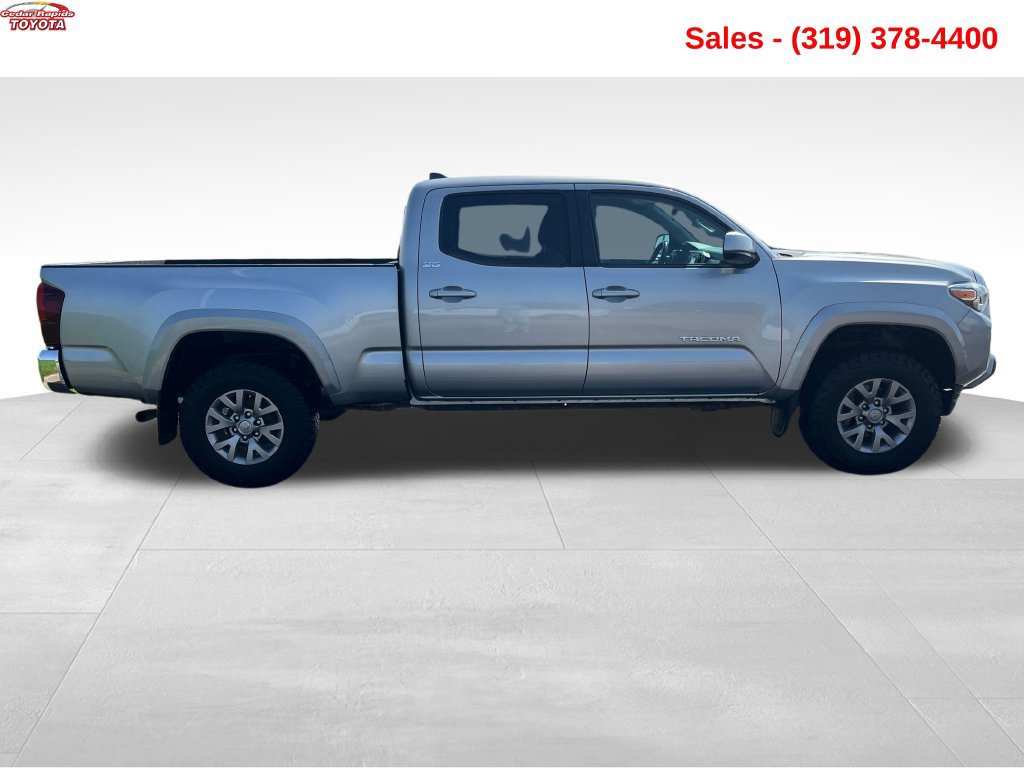 Used 2018 Toyota Tacoma SR5 w/ Four Season Floor Mat Package AWD/4WD image 9