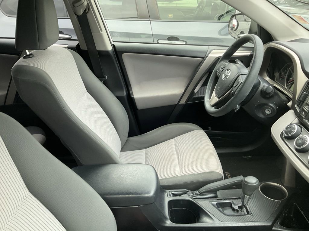 Used 2014 Toyota RAV4 LE FWD image 3