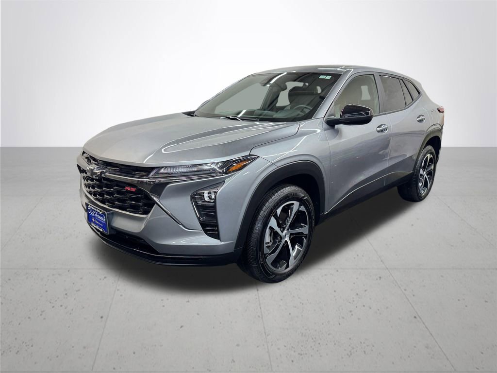 Used 2025 Chevrolet Trax RS FWD image 2