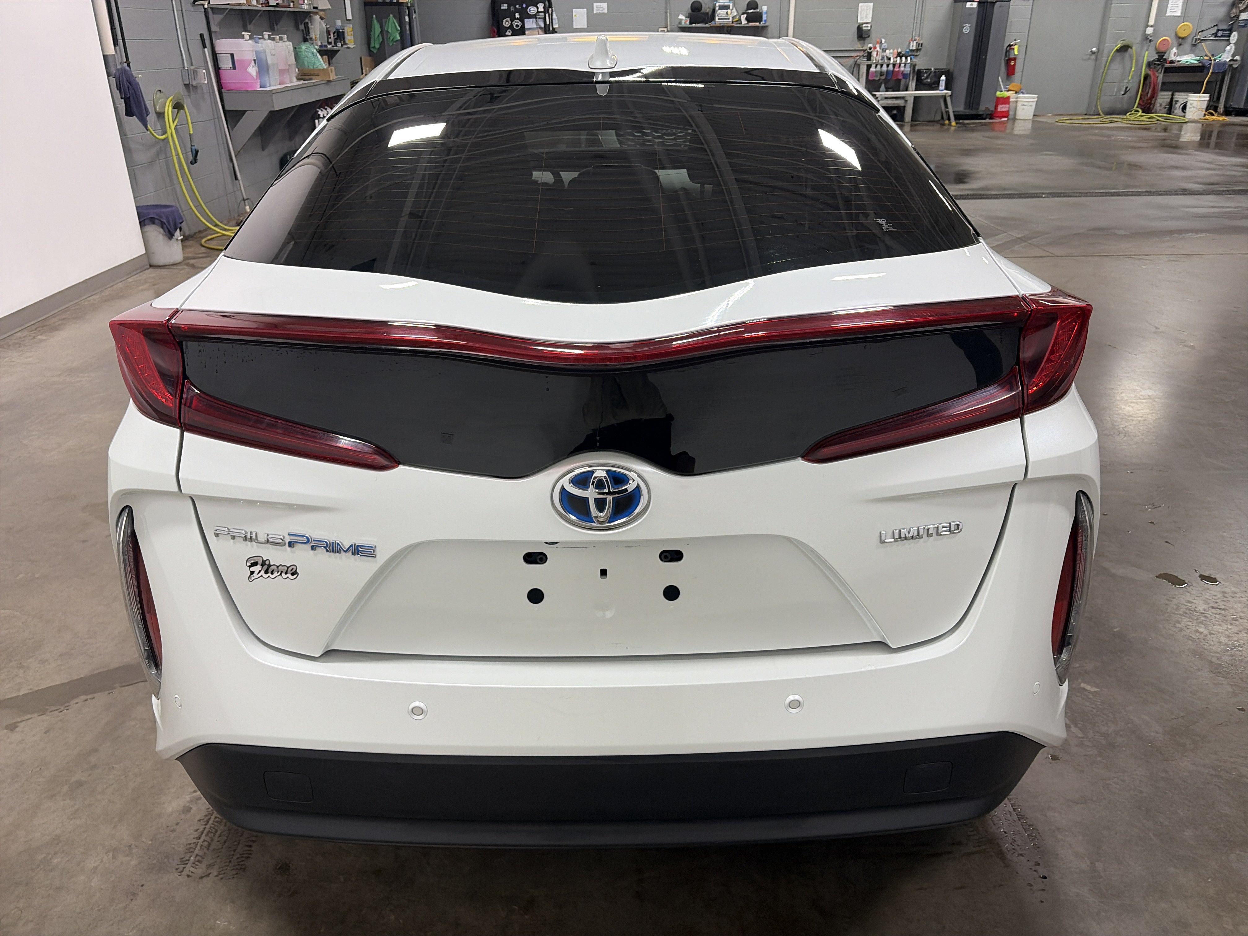 Used 2022 Toyota Prius Prime Limited FWD image 4