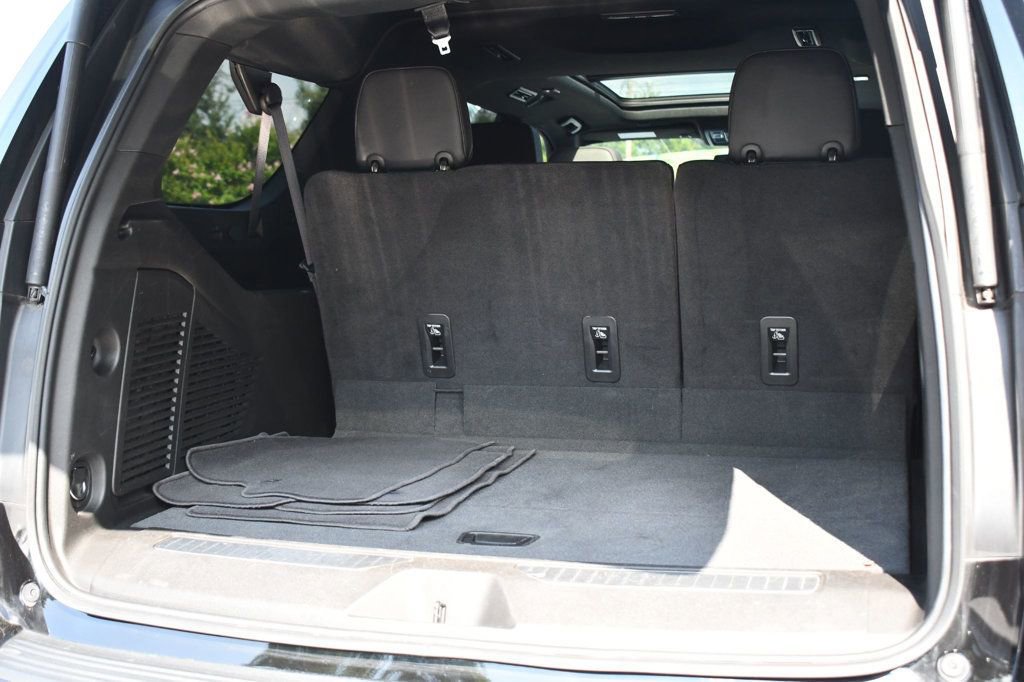 Used 2022 Chevrolet Suburban RST w/ Sport Performance Package image 8