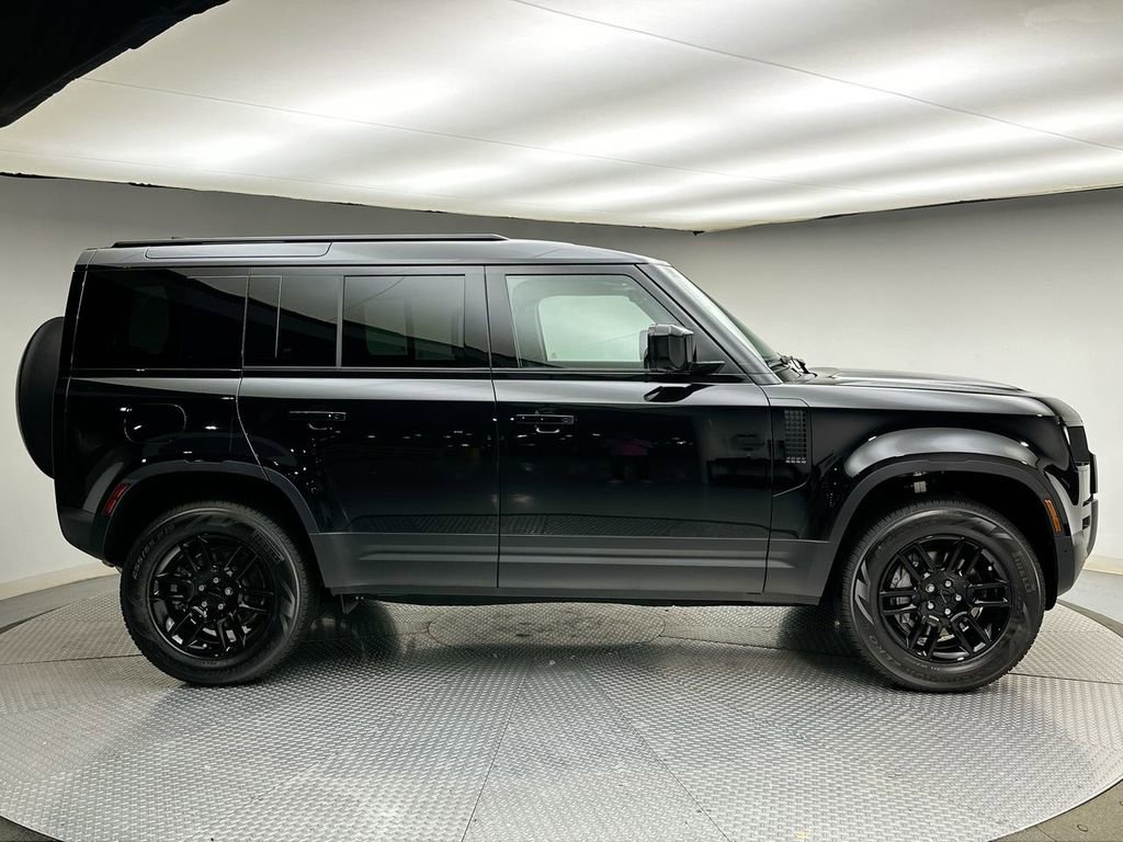 New 2026 Land Rover Defender 110 S image 4