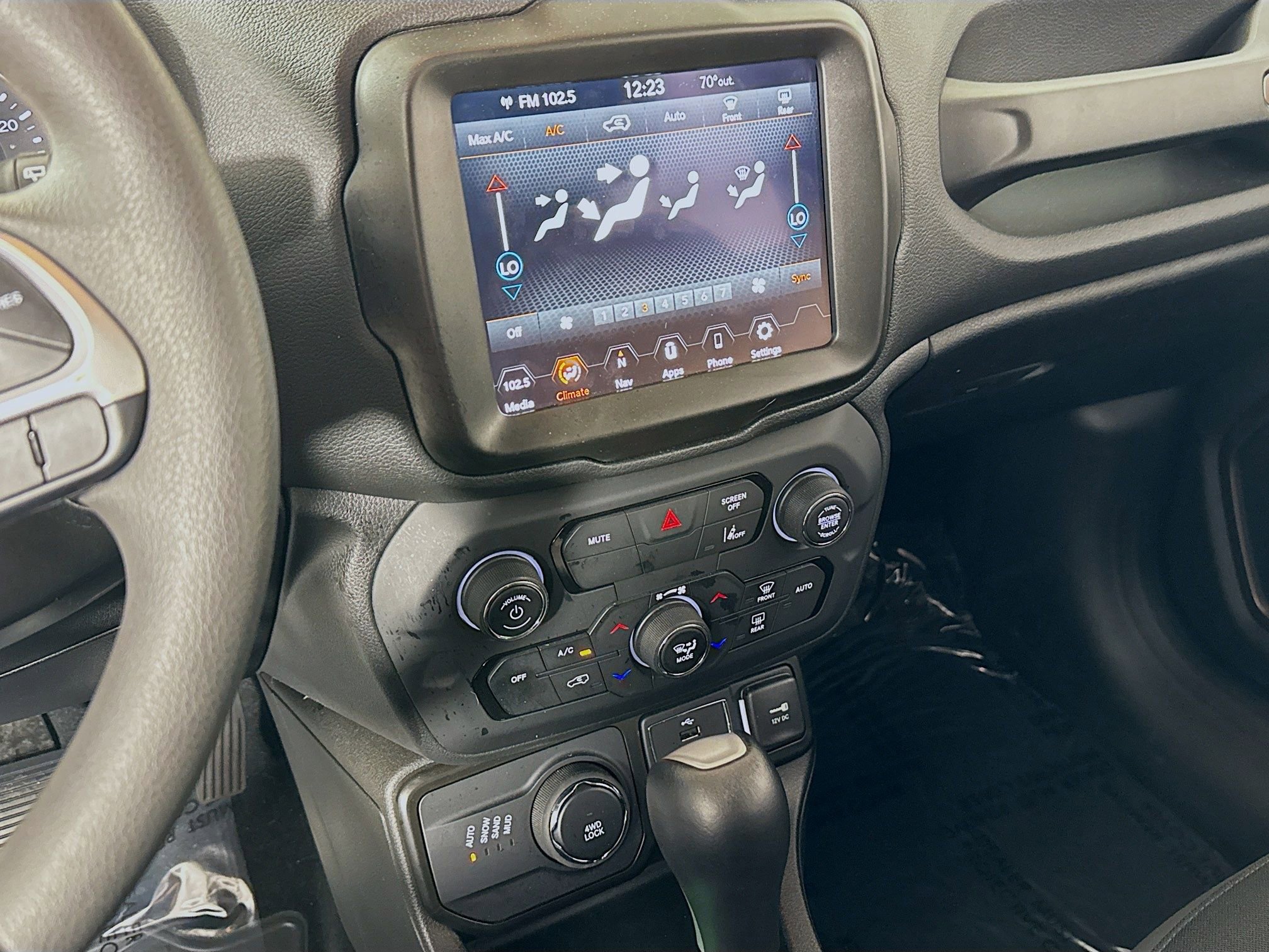 Used 2023 Jeep Renegade Latitude image 15