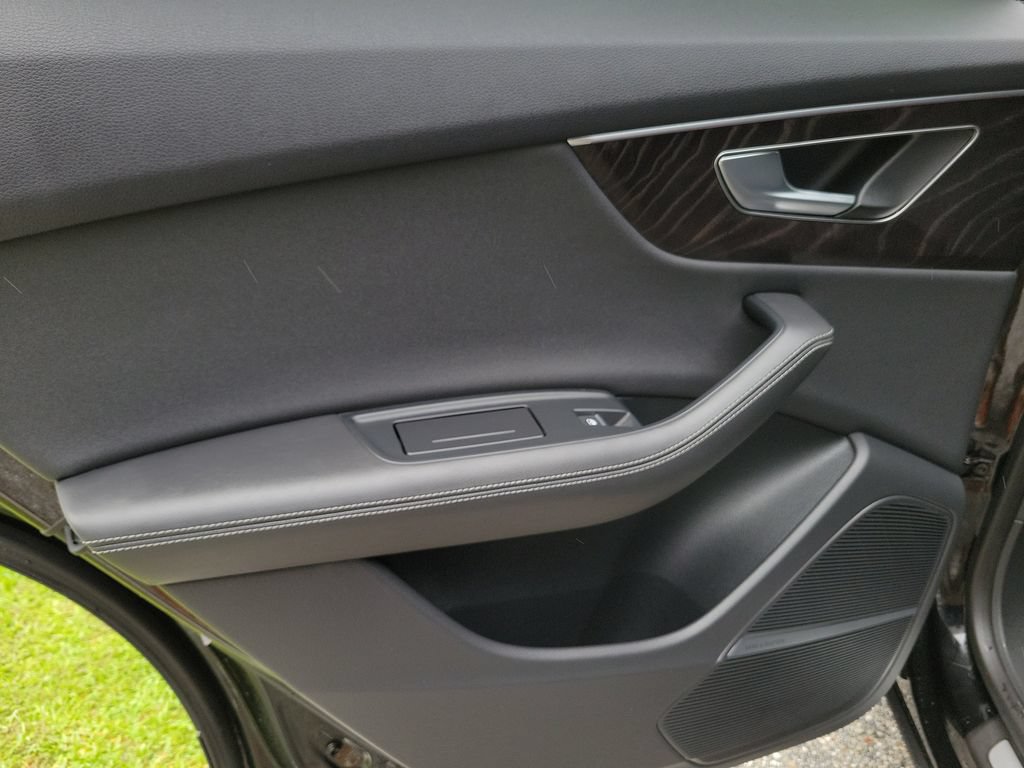 Certified 2023 Audi Q8 Premium Plus w/ Premium Plus Package AWD/4WD image 28