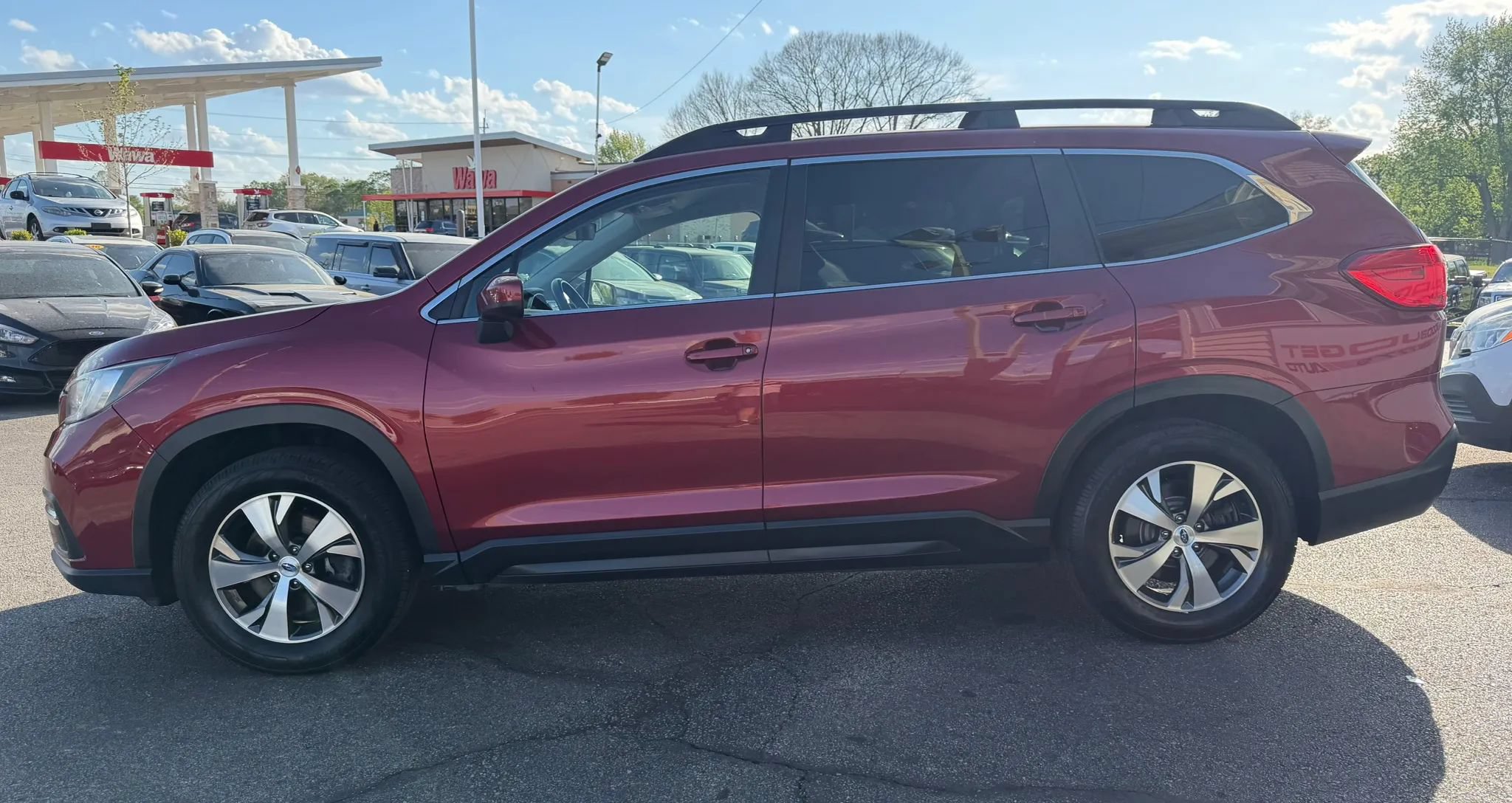Used 2019 Subaru Ascent Premium AWD/4WD image 2