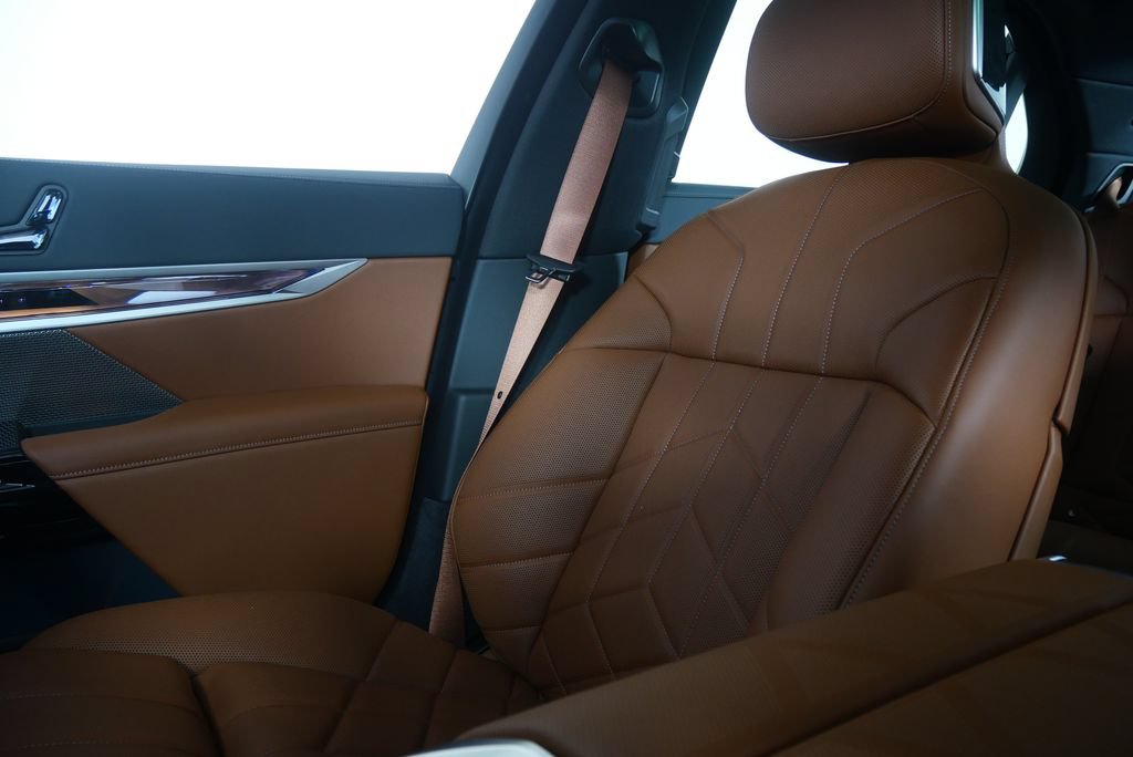 New 2026 BMW 740i xDrive AWD/4WD image 24